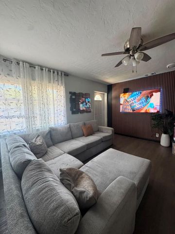 2434 Pierce St 2434, Hollywood, FL 33020