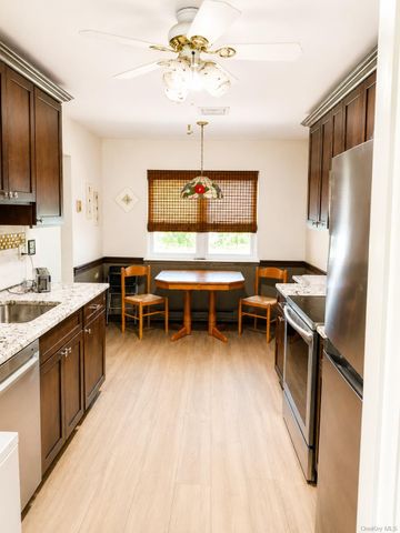 506 Alden Court N, Saint James, NY 11780