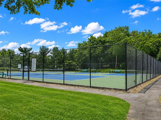 506 Alden Court N, Saint James, NY 11780