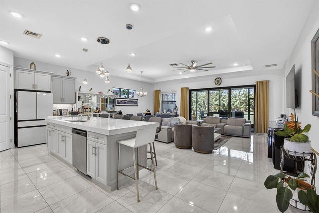 5492 St Armands Way, Westlake, FL 33470