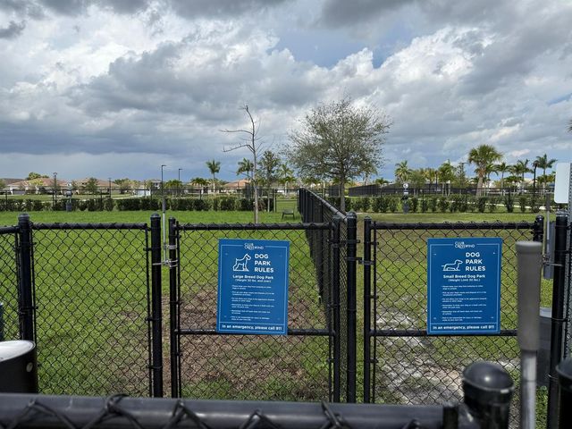 5492 St Armands Way, Westlake, FL 33470
