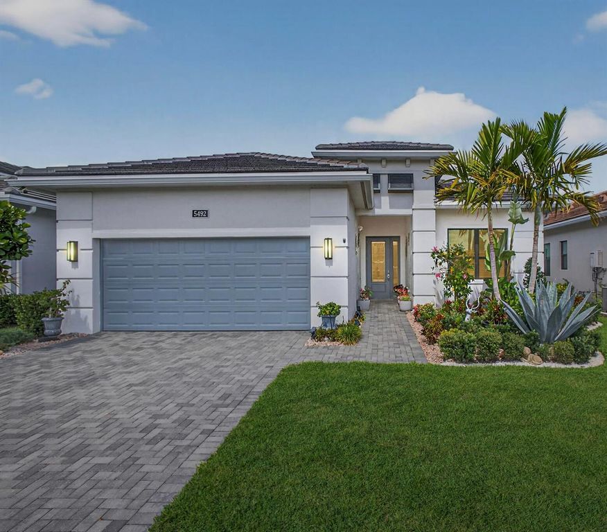 5492 St Armands Way, Westlake, FL 33470