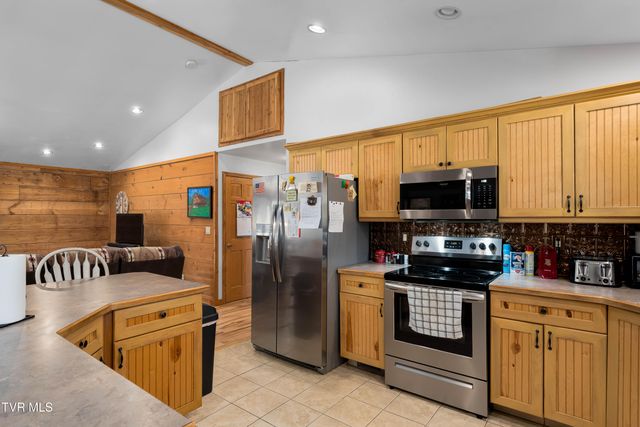 2715 Old Stage Road, Afton, TN 37616