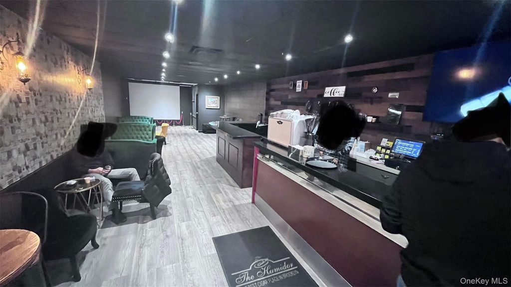 2074A Steinway Street A, Astoria, NY 11105