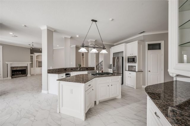 86 Pipers Walk, Sugar Land, TX 77479