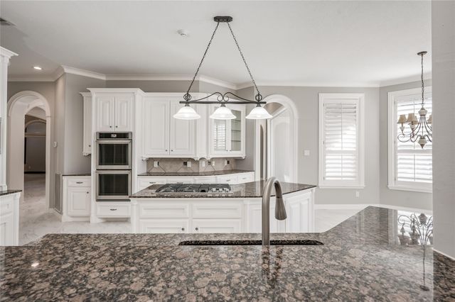 86 Pipers Walk, Sugar Land, TX 77479