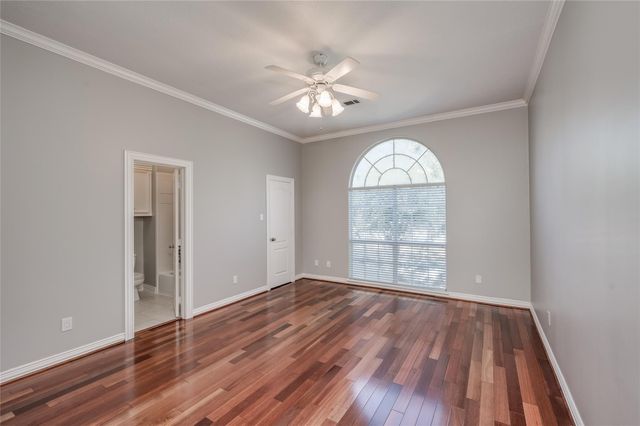 86 Pipers Walk, Sugar Land, TX 77479