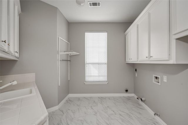 86 Pipers Walk, Sugar Land, TX 77479