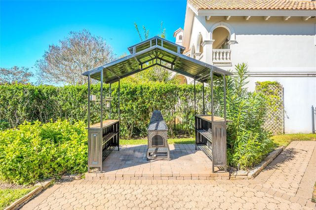 86 Pipers Walk, Sugar Land, TX 77479