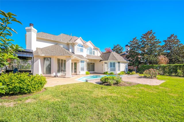 86 Pipers Walk, Sugar Land, TX 77479