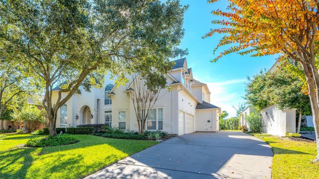 86 Pipers Walk, Sugar Land, TX 77479