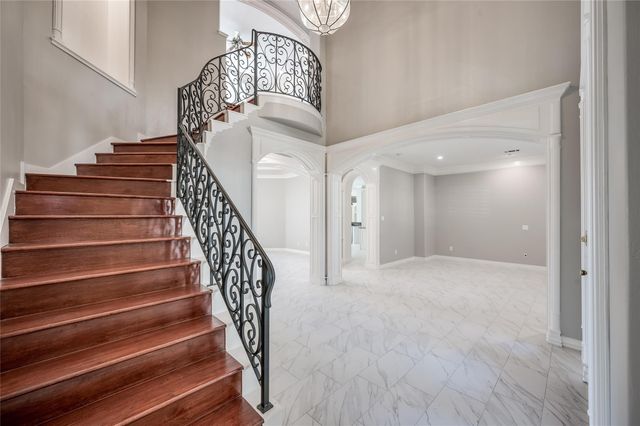 86 Pipers Walk, Sugar Land, TX 77479