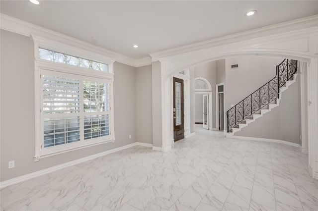 86 Pipers Walk, Sugar Land, TX 77479