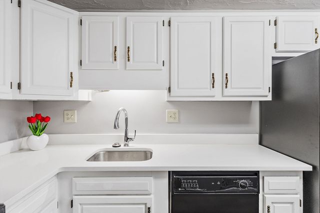 189 Littleton Rd 10, Chelmsford, MA 01824