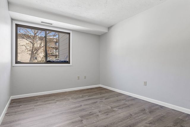 189 Littleton Rd 10, Chelmsford, MA 01824