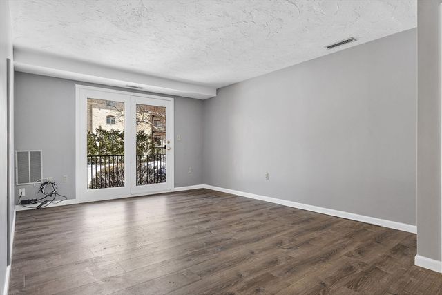 189 Littleton Rd 10, Chelmsford, MA 01824