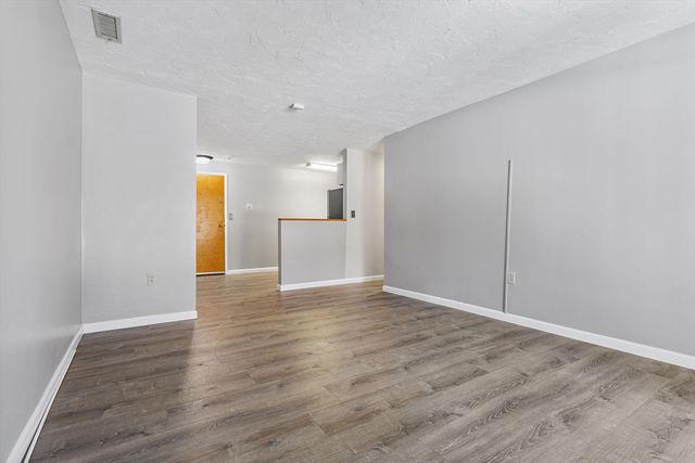 189 Littleton Rd 10, Chelmsford, MA 01824