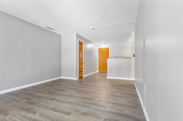 189 Littleton Rd 10, Chelmsford, MA 01824