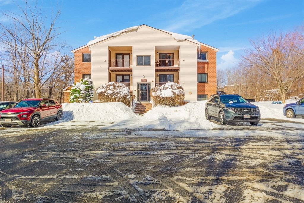 189 Littleton Rd 10, Chelmsford, MA 01824