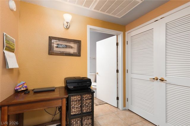 8250 North Grand Canyon Drive 1113, Las Vegas, NV 89166