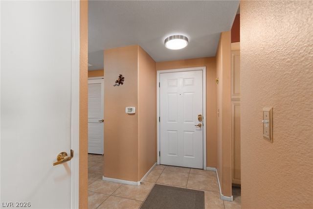 8250 North Grand Canyon Drive 1113, Las Vegas, NV 89166