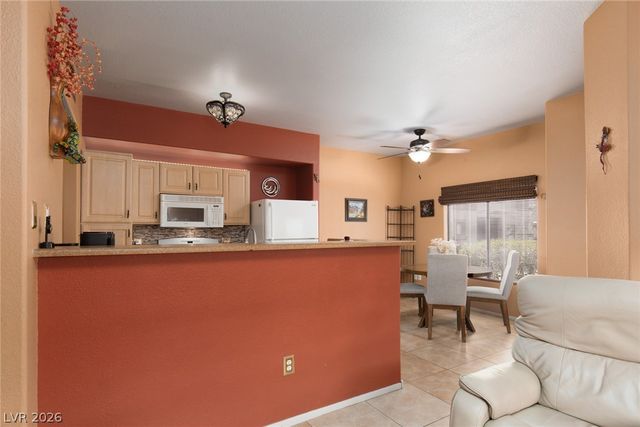 8250 North Grand Canyon Drive 1113, Las Vegas, NV 89166