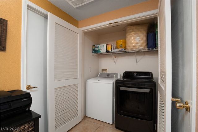 8250 North Grand Canyon Drive 1113, Las Vegas, NV 89166