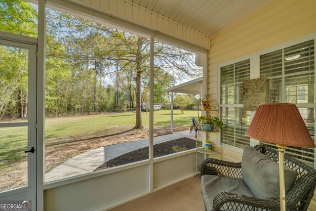 208 Hedge Row, Dublin, GA 31021