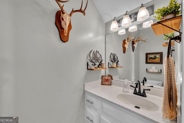 208 Hedge Row, Dublin, GA 31021