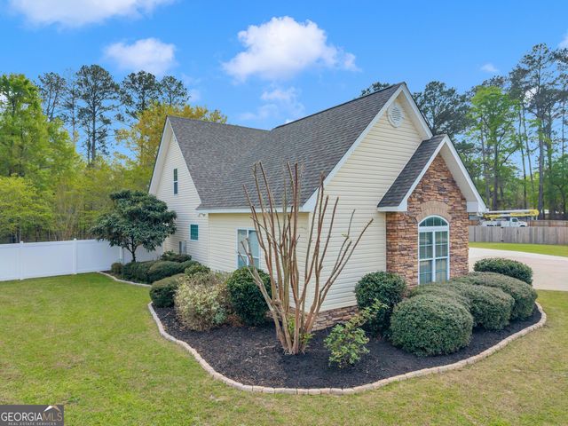 208 Hedge Row, Dublin, GA 31021