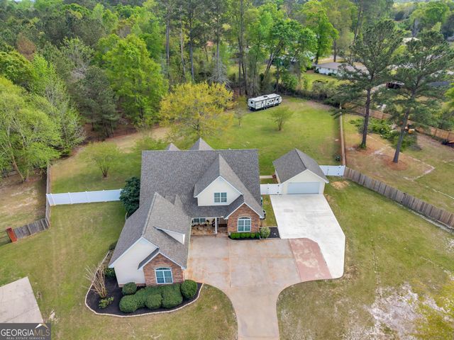 208 Hedge Row, Dublin, GA 31021