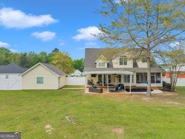 208 Hedge Row, Dublin, GA 31021