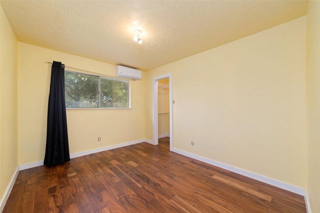 11415 Brook Meadows Lane, Stafford, TX 77477
