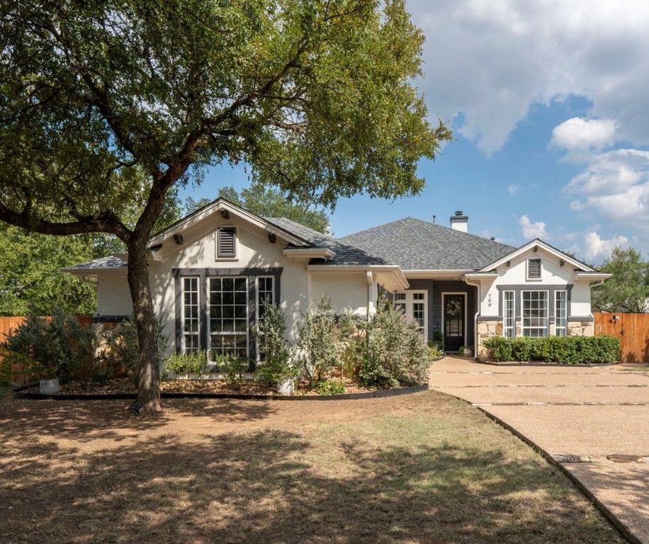 799 W Bartlett DR, Buda, TX 78610