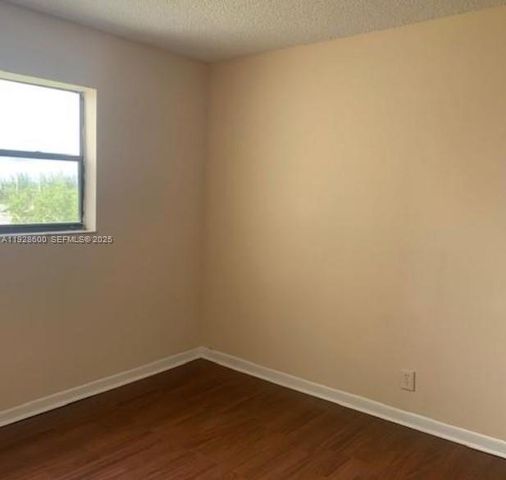 500 NE 2nd St 317, Dania Beach, FL 33004