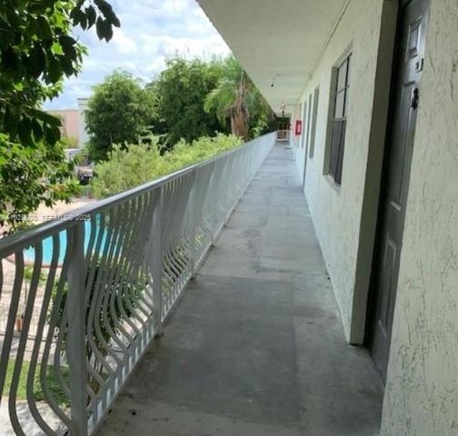 500 NE 2nd St 317, Dania Beach, FL 33004