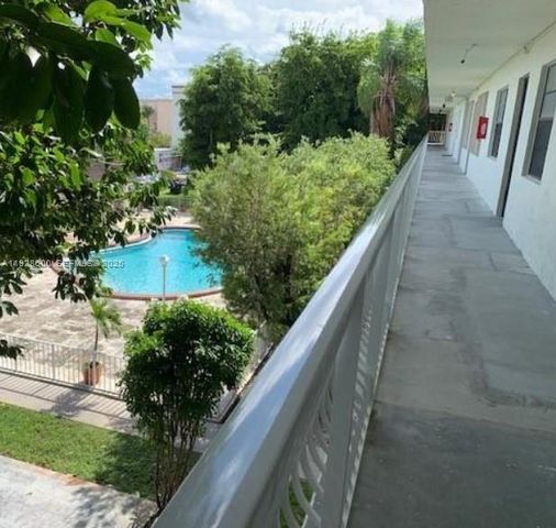 500 NE 2nd St 317, Dania Beach, FL 33004