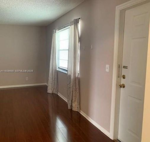 500 NE 2nd St 317, Dania Beach, FL 33004