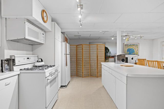 N2472 Fisk DRIVE, Burlington, WI 53105