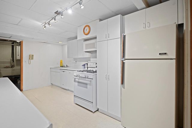 N2472 Fisk DRIVE, Burlington, WI 53105