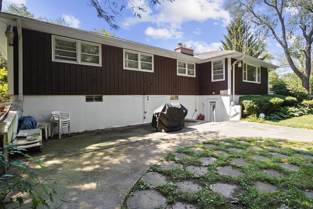 N2472 Fisk DRIVE, Burlington, WI 53105