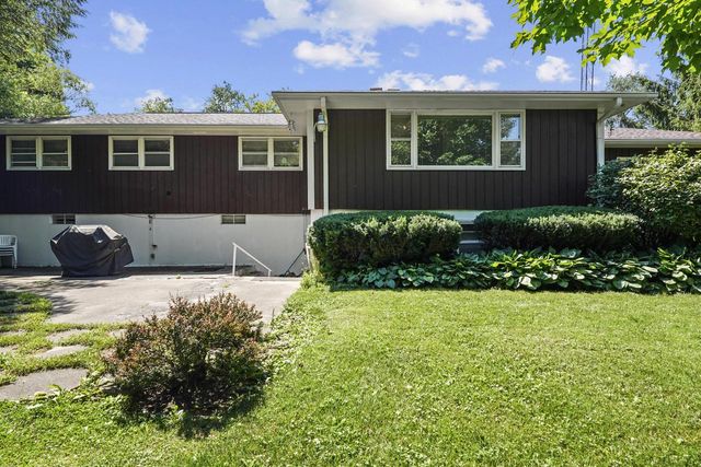 N2472 Fisk DRIVE, Burlington, WI 53105