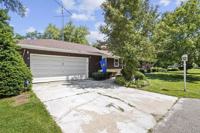 N2472 Fisk DRIVE, Burlington, WI 53105