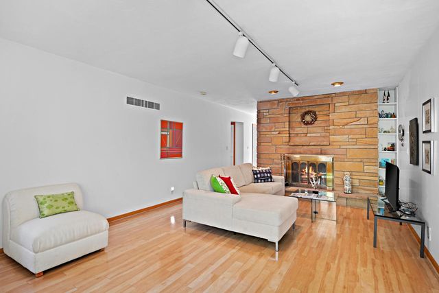 N2472 Fisk DRIVE, Burlington, WI 53105