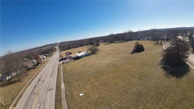 7905 High Grove Road, Grandview, MO 64030