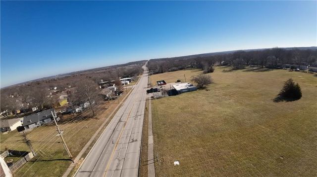7905 High Grove Road, Grandview, MO 64030