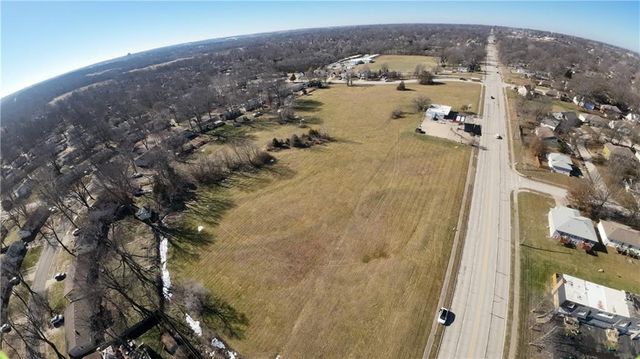 7905 High Grove Road, Grandview, MO 64030