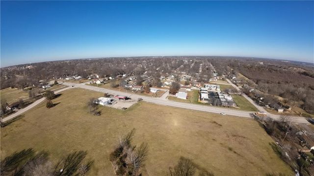 7905 High Grove Road, Grandview, MO 64030