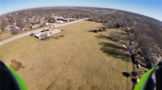 7905 High Grove Road, Grandview, MO 64030