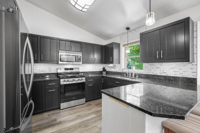 3717 90th Crescent N, Brooklyn Park, MN 55443